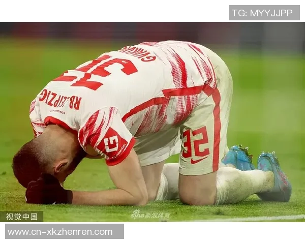 莱万重返德甲赛场遭拜仁球迷嘘声四起引发热议